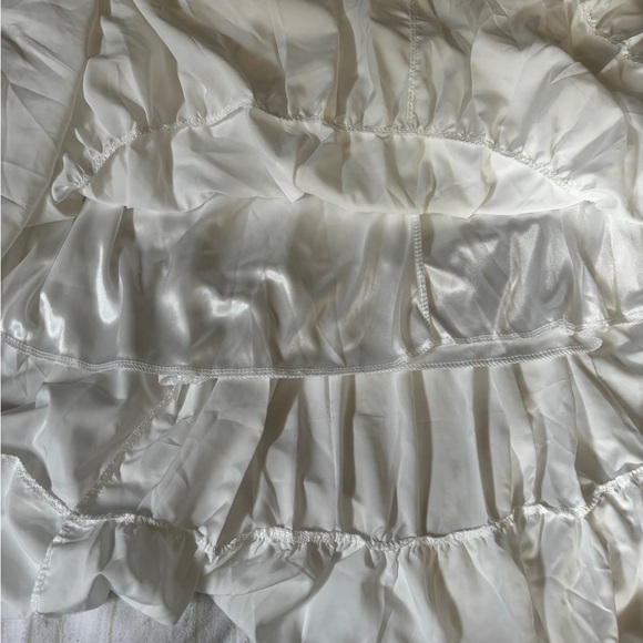 Cute white skirt - Picture 2 of 4